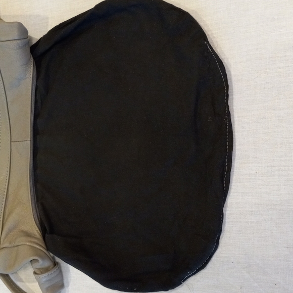 Satchel - Picture 7 of 12